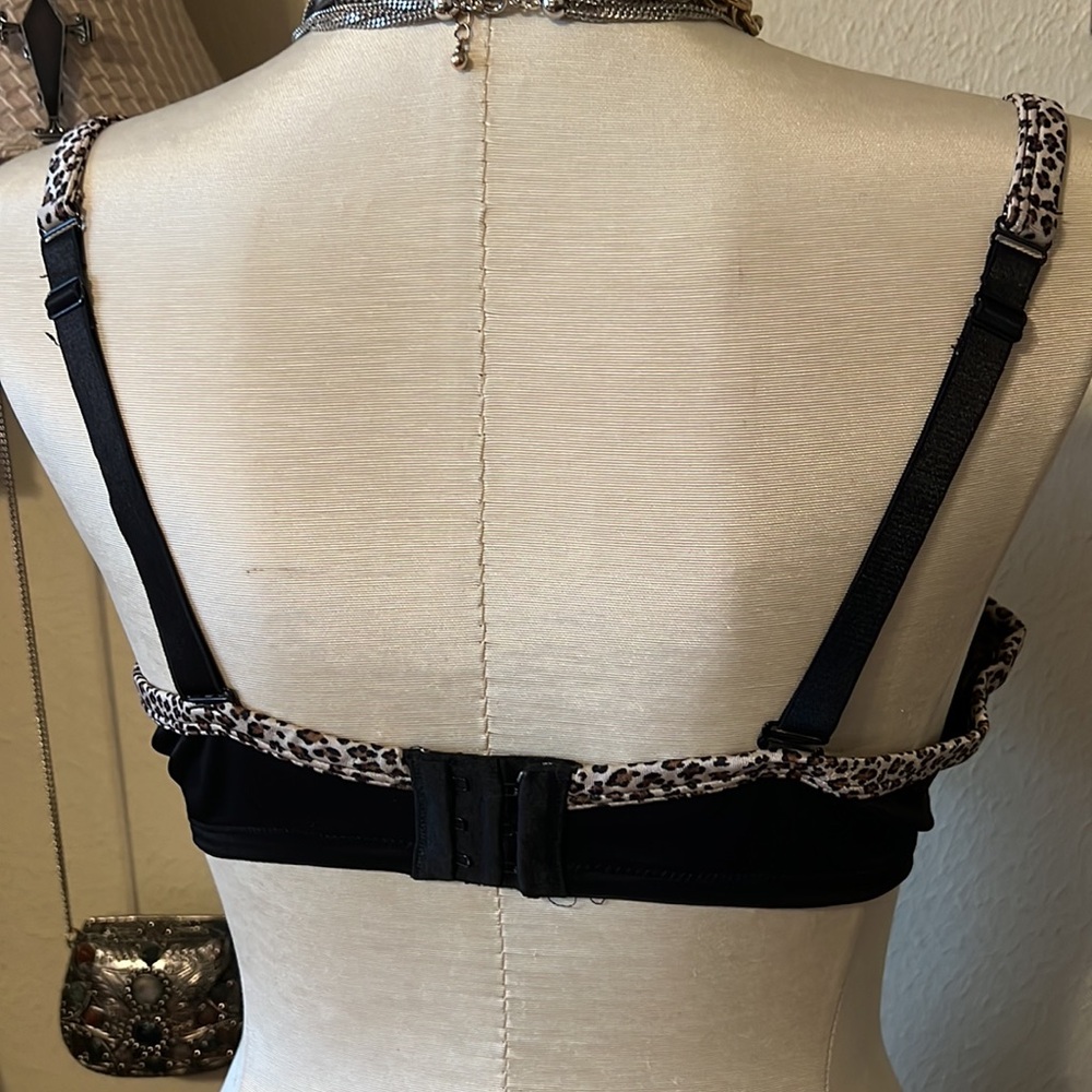 Bras - Picture 3 of 4